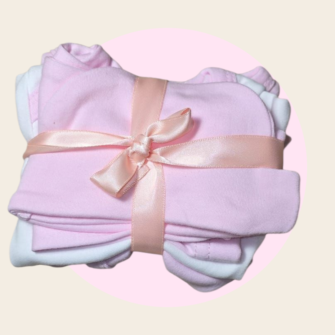 Kraampakket it's a girl lets celebrate - met happy horse - baby kleding en spuugdoekje