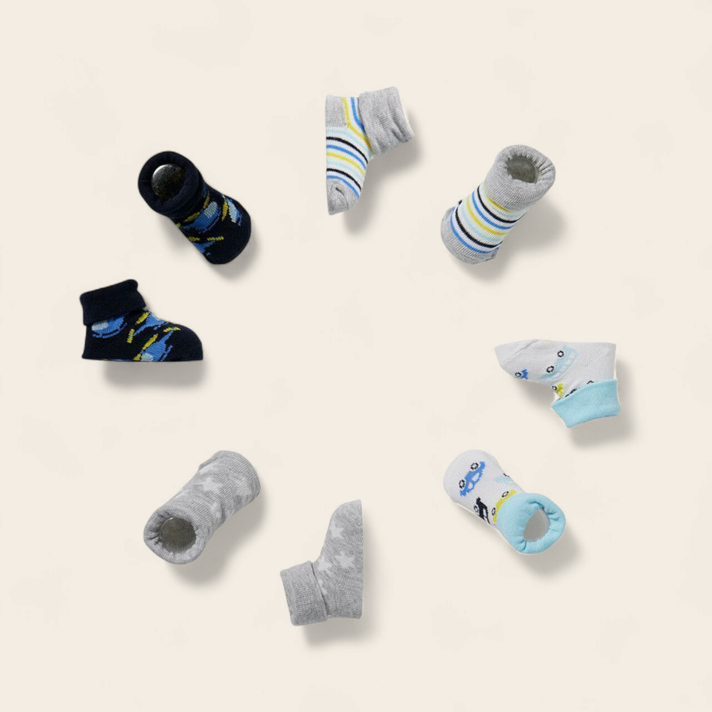 Kraamcadeau set – 4 paar baby sokjes in luxe cadeaudoos |helicopter, auto, streepjes en sterren voor een jongen