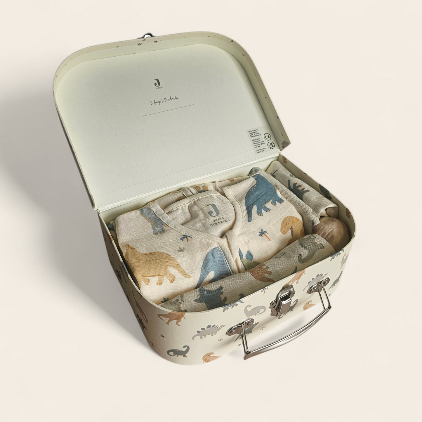 Kraamcadeau Dino – groot koffertje met Jollein slaapzak en babyartikelen