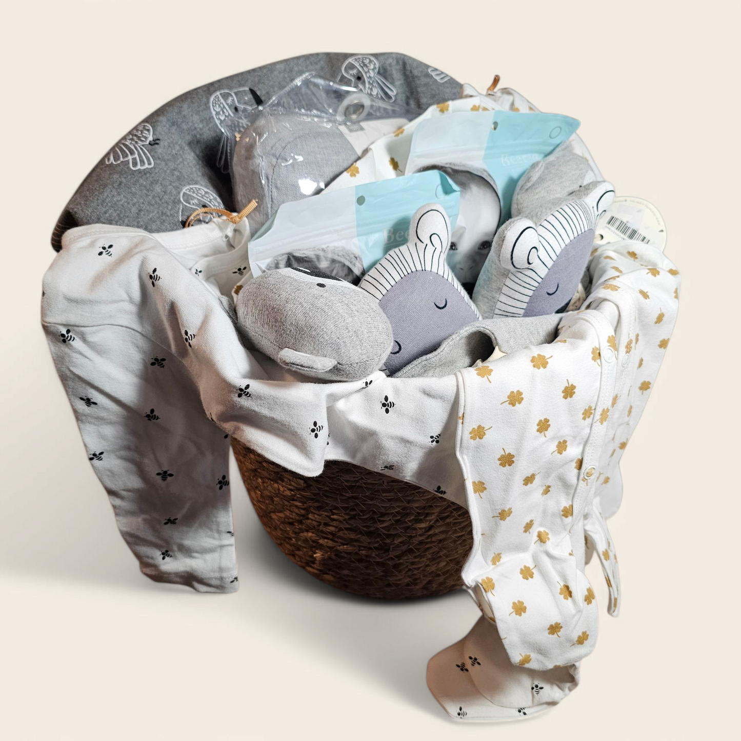Kraammand boordevol kraamcadeaus tweeling 2 jongens €200 voor €75