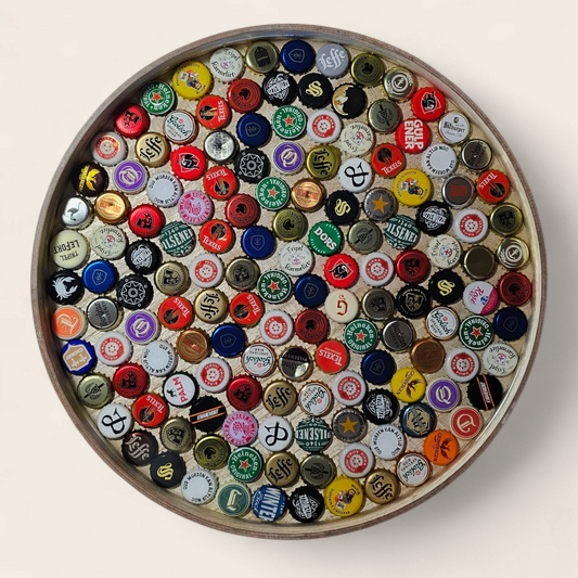 Epoxy Biertafel met Gemixte Bierdopjes – Uniek Cadeau voor de Bierliefhebber