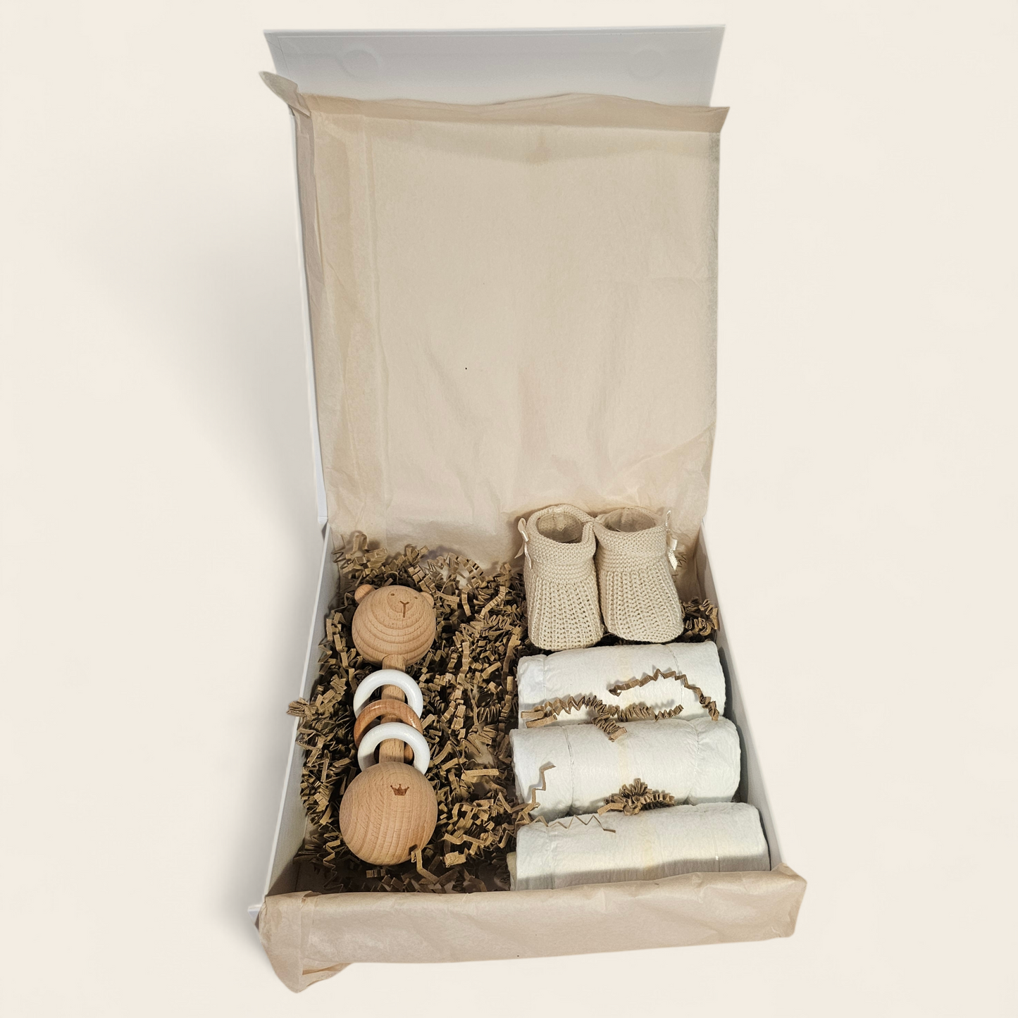 Luxe kraamcadeau baby – cadeau doos met rammelaar
