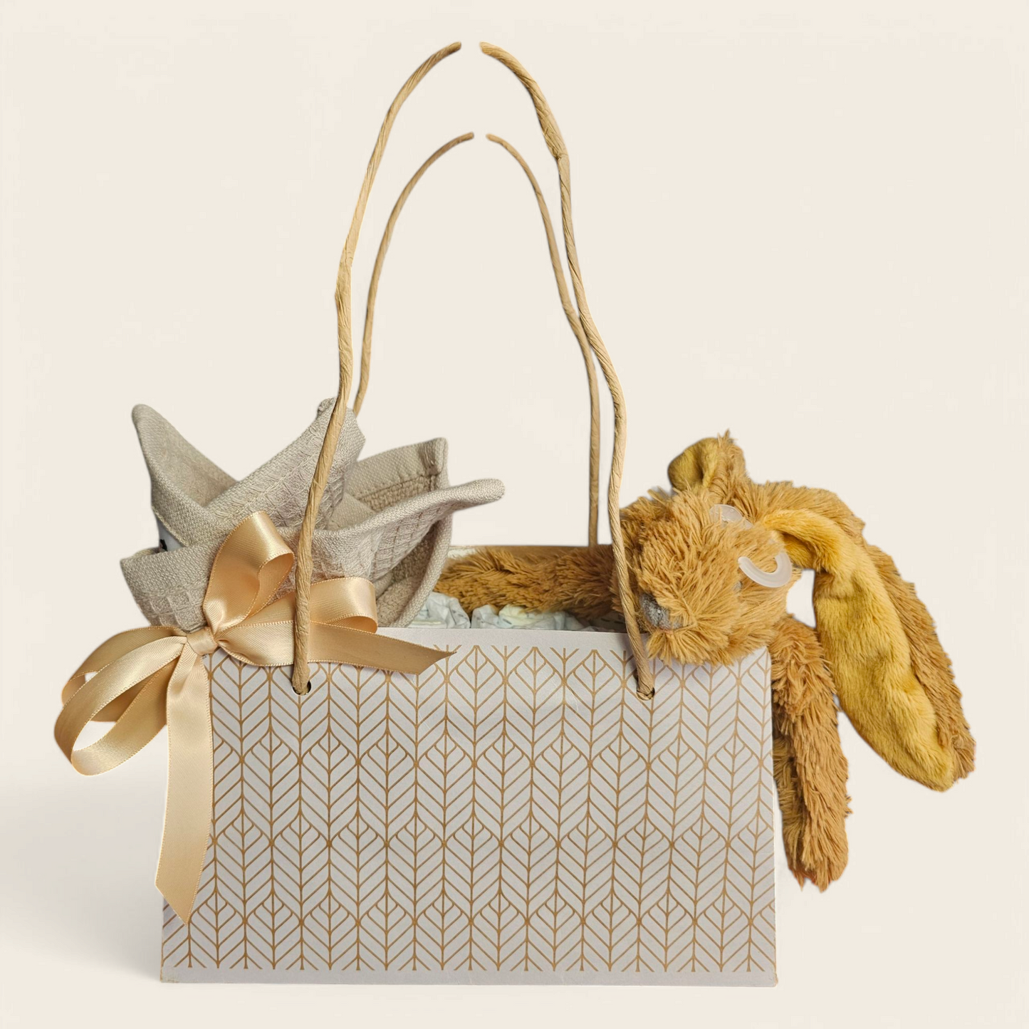 kraam cadeau tasje met happyhorse knuffeldoekje, spuugdoekje en luiers