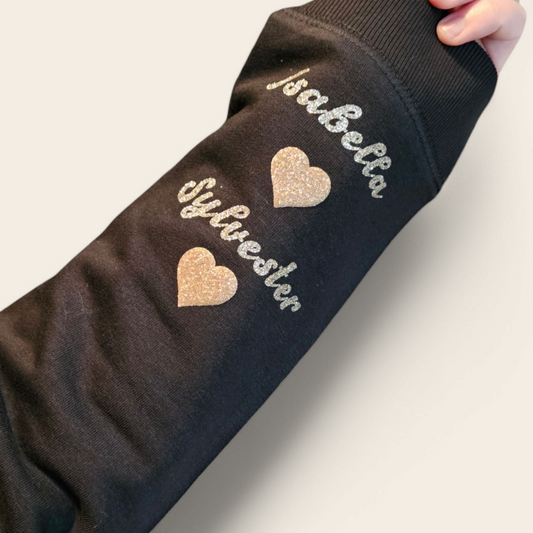 Zwarte Trui “Mama” met Namen – Gouden Opdruk (max. 5 namen)