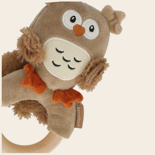 Rammelaar houten ring uil