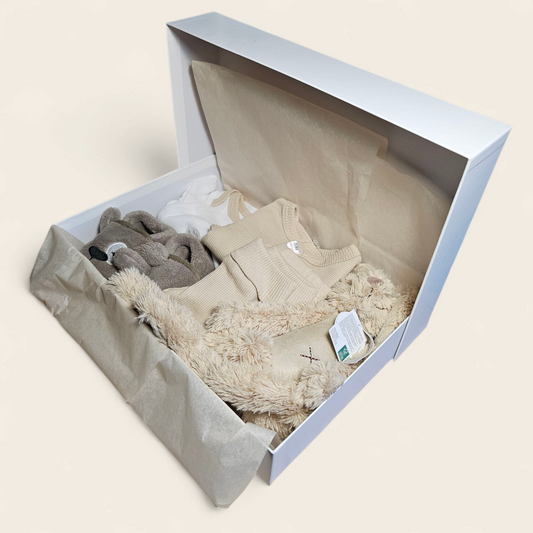 Kraamcadeau beige met Happy Horse Richie Knuffel, romper, vestje, broekje, mutsje en slofjes personaliseerbaar