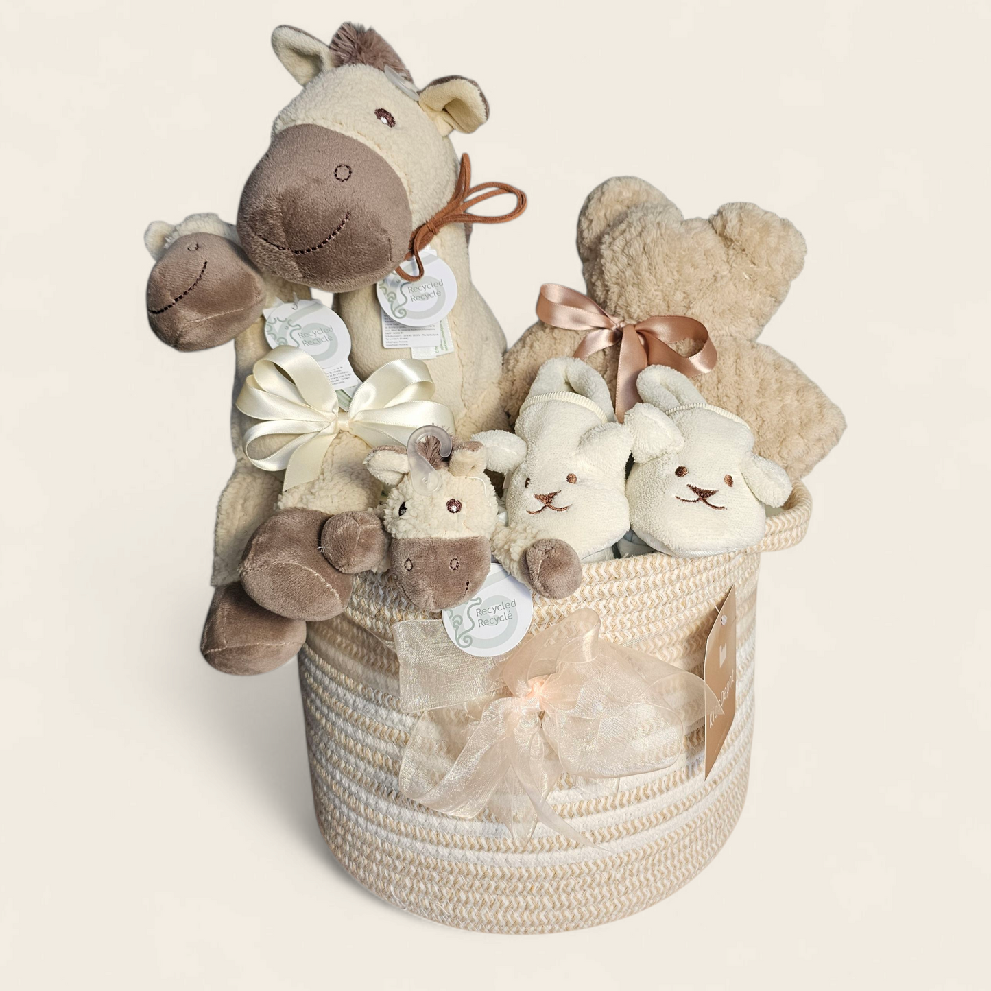Luxe Kraamcadeaupakket in KidsDepot Mand – Voor de Kleine Paardenliefhebber