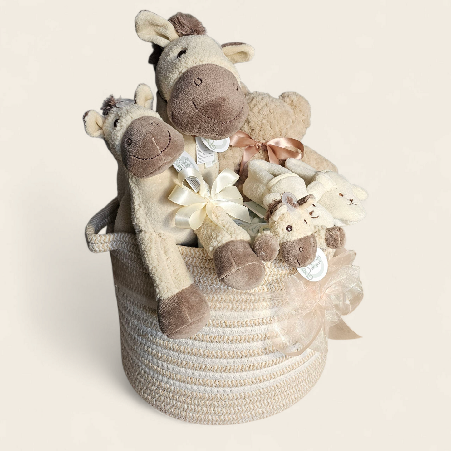 Luxe Kraamcadeaupakket in KidsDepot Mand – Voor de Kleine Paardenliefhebber