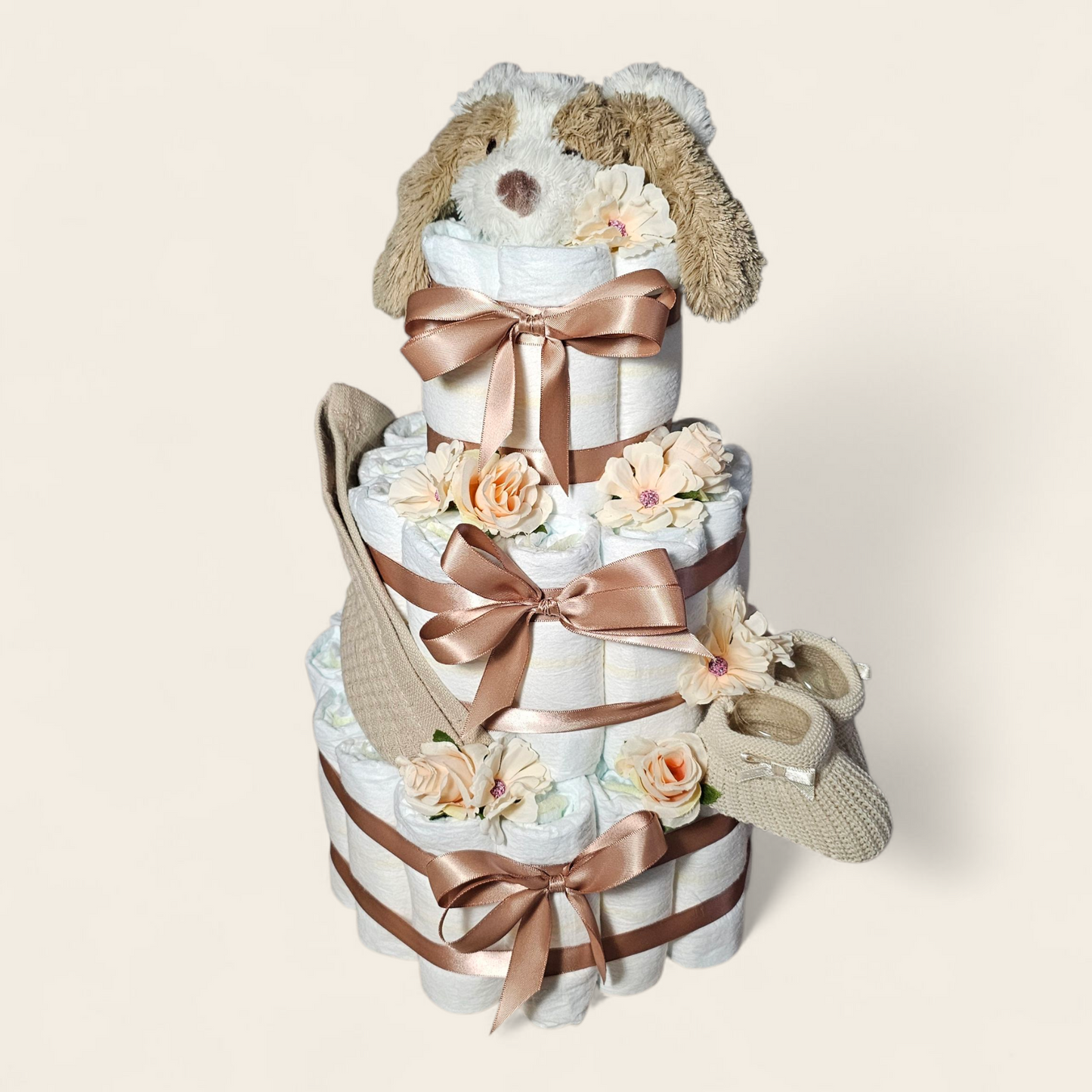 Luiertaart Bruin 3-laags – Groot Kraamcadeau met Dog David van Happy Horse (Personaliseerbaar)