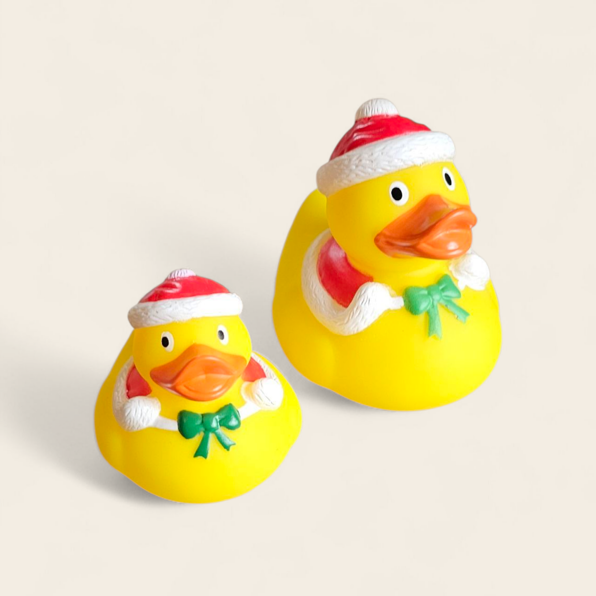 bad eend met kerstmuts 6 en 8 cm
