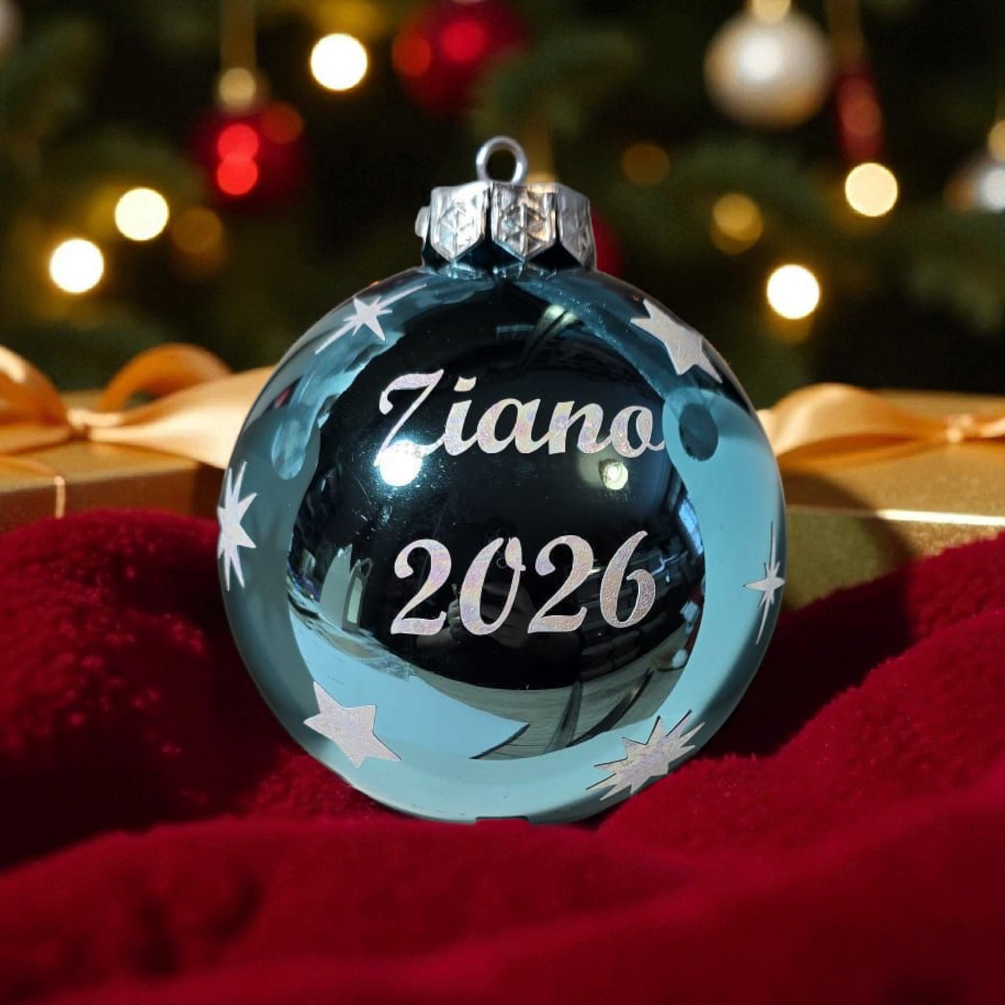 Kerstbal met naam - Glanzend turquoise blauw - Glas – 8cm - eigen tekst